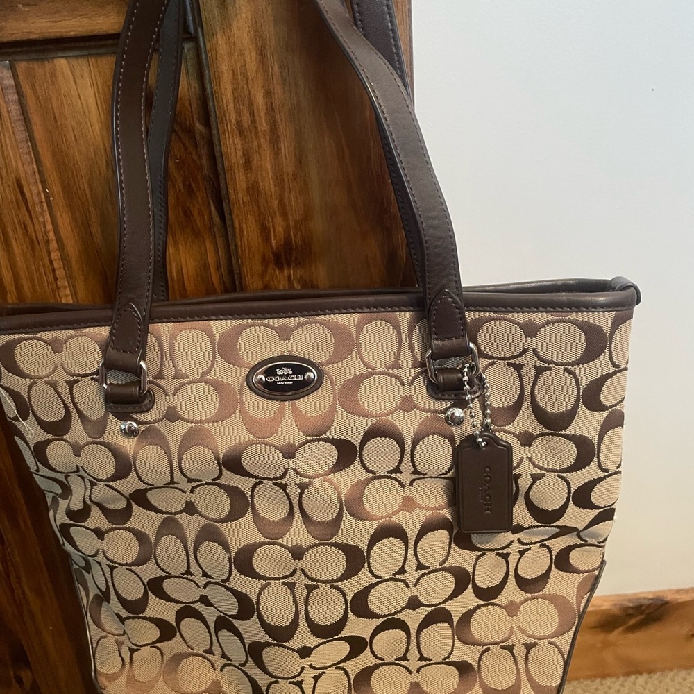 Coach purse with matching wallet new condition